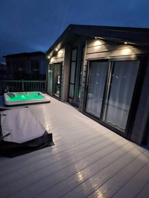 Kingfisher Lodge Woodhall Spa Buitenkant foto