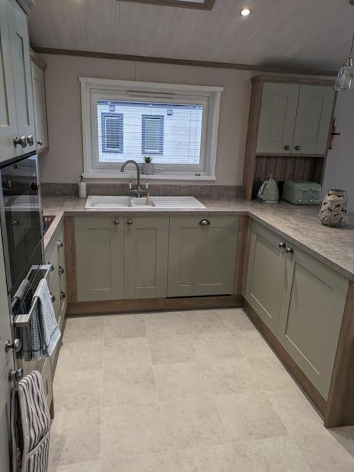 Kingfisher Lodge Woodhall Spa Buitenkant foto