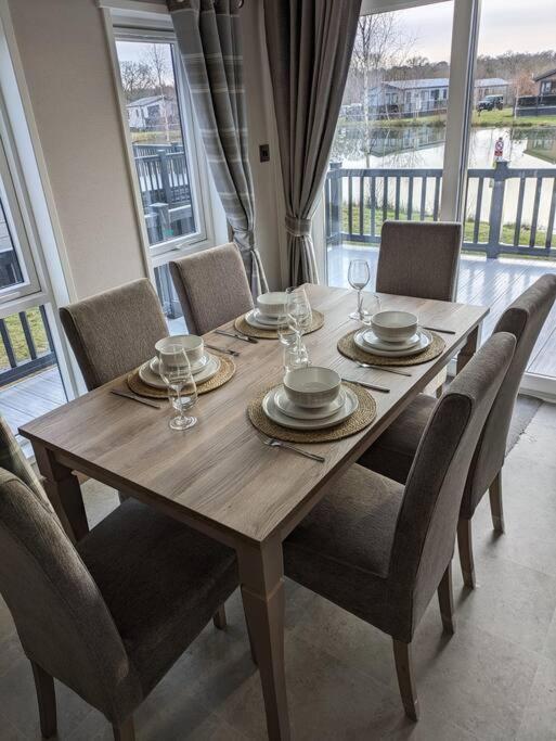 Kingfisher Lodge Woodhall Spa Buitenkant foto