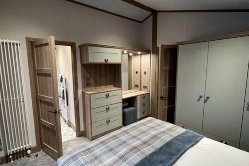 Kingfisher Lodge Woodhall Spa Buitenkant foto